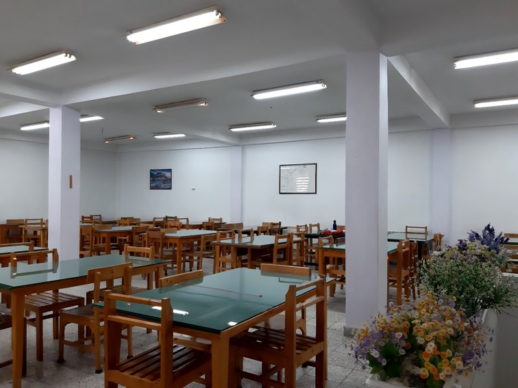 سالن مطالعه خواهران