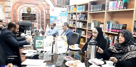 نقد و بررسی کتاب خوشنام گمنام